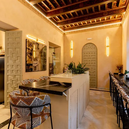 Arco De La Seda - Boutique